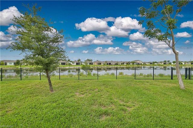 8784 Cascade Price CIR, North Fort Myers, FL 33917