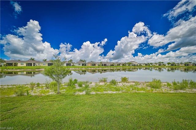 8784 Cascade Price CIR, North Fort Myers, FL 33917