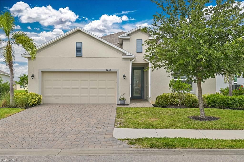 8784 Cascade Price CIR, North Fort Myers, FL 33917