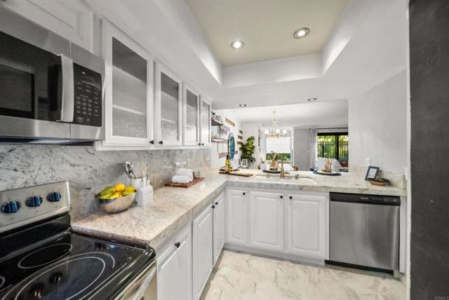 1915 Estrella De Mar Court A, Carlsbad, CA 92009