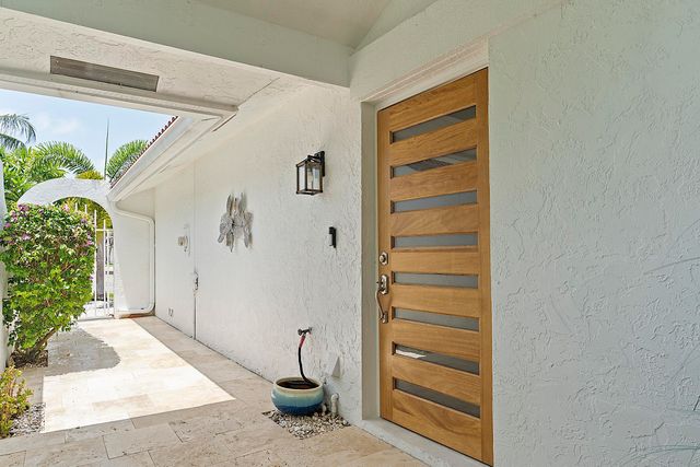 2130 NW 12th Street, Delray Beach, FL 33445