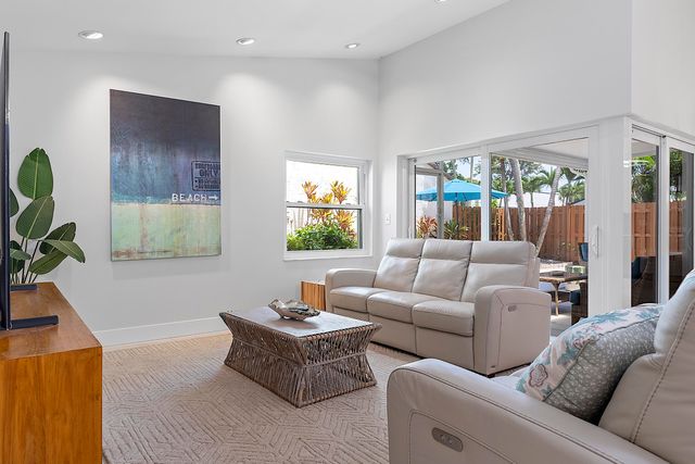 2130 NW 12th Street, Delray Beach, FL 33445