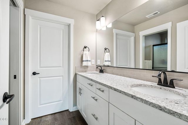 61066 SE Sydney Harbor Drive, Bend, OR 97702