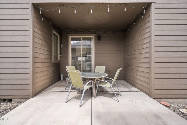 61066 SE Sydney Harbor Drive, Bend, OR 97702