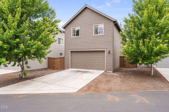 61066 SE Sydney Harbor Drive, Bend, OR 97702