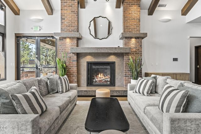 61066 SE Sydney Harbor Drive, Bend, OR 97702