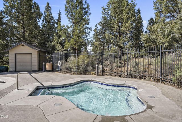 61066 SE Sydney Harbor Drive, Bend, OR 97702