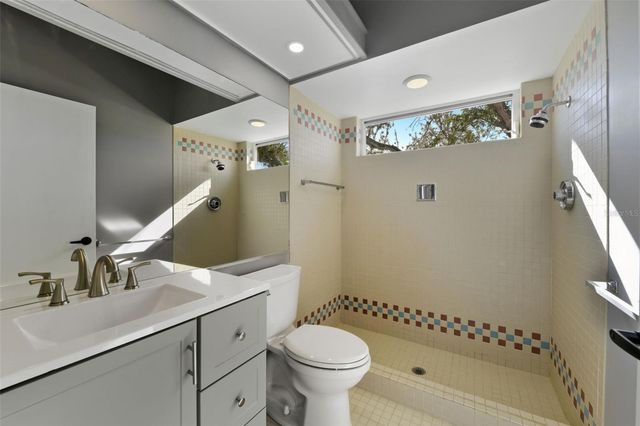 4268 LAS PALMAS WAY, Sarasota, FL 34238