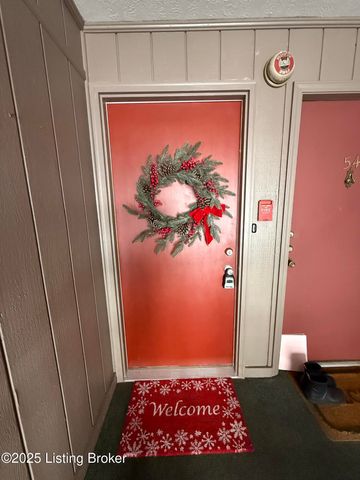 53 Lakeshore Dr, Clarksville, IN 47129