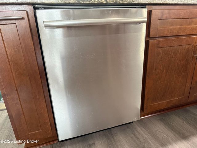 53 Lakeshore Dr, Clarksville, IN 47129