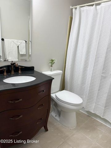 53 Lakeshore Dr, Clarksville, IN 47129