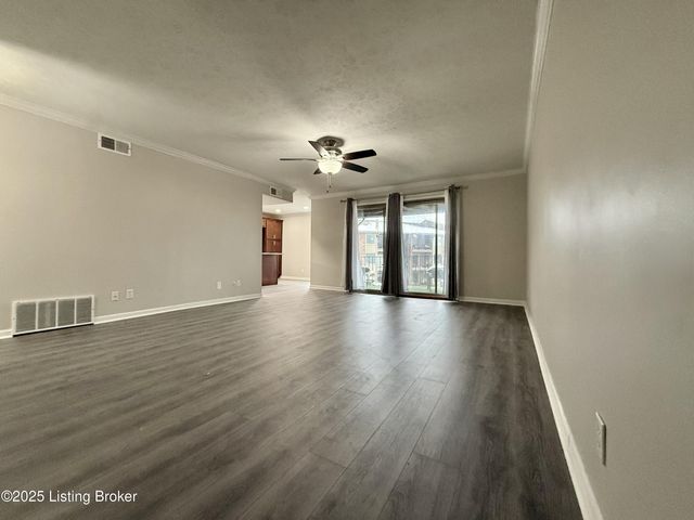 53 Lakeshore Dr, Clarksville, IN 47129