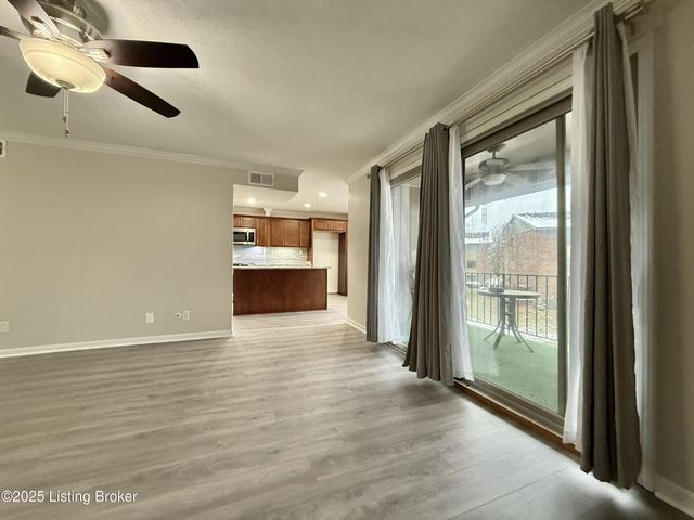 53 Lakeshore Dr, Clarksville, IN 47129