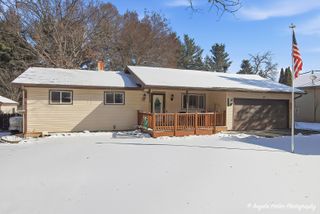 5218 Parkview Drive, Mccullom Lake, IL 60050