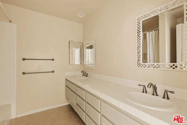 23216 Park Corniche, Calabasas, CA 91302