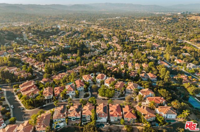 23216 Park Corniche, Calabasas, CA 91302