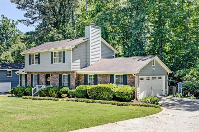 5201 Beechwood Forest Drive, Lithonia, GA 30038