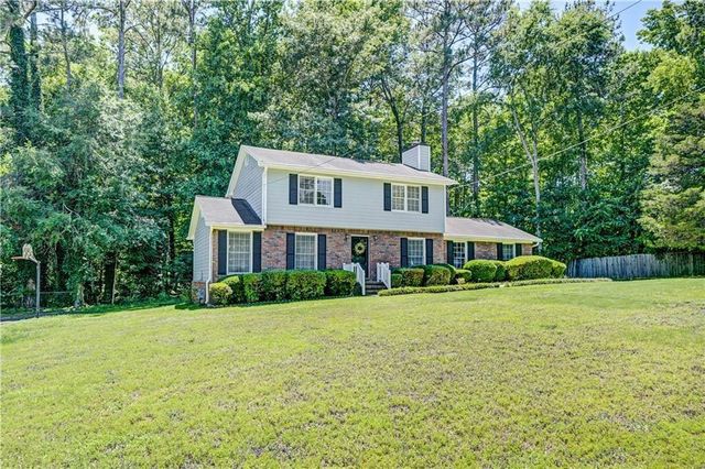 5201 Beechwood Forest Drive, Lithonia, GA 30038