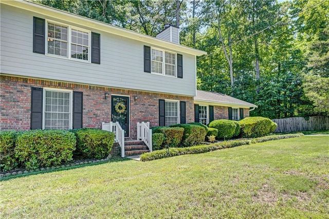5201 Beechwood Forest Drive, Lithonia, GA 30038