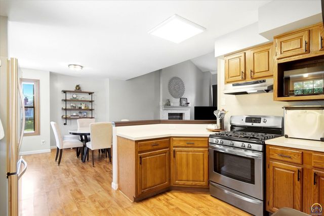 3336 SE Meadowview DR, Topeka, KS 66605