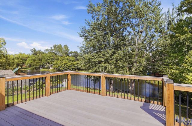 3336 SE Meadowview DR, Topeka, KS 66605