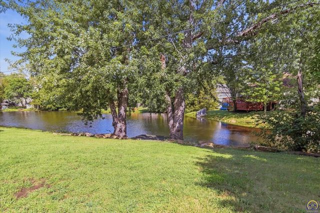 3336 SE Meadowview DR, Topeka, KS 66605