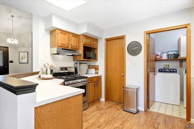3336 SE Meadowview DR, Topeka, KS 66605