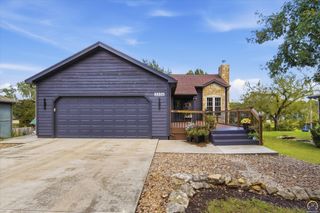 3336 SE Meadowview DR, Topeka, KS 66605