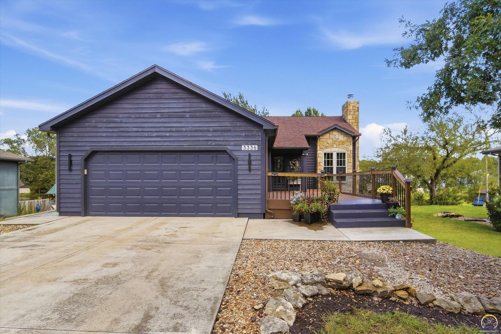 3336 SE Meadowview DR, Topeka, KS 66605