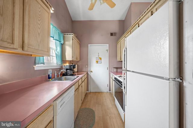 9 SPRUCE AVE, Hammonton, NJ 08037