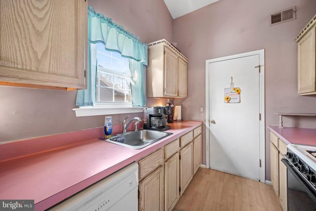 9 SPRUCE AVE, Hammonton, NJ 08037