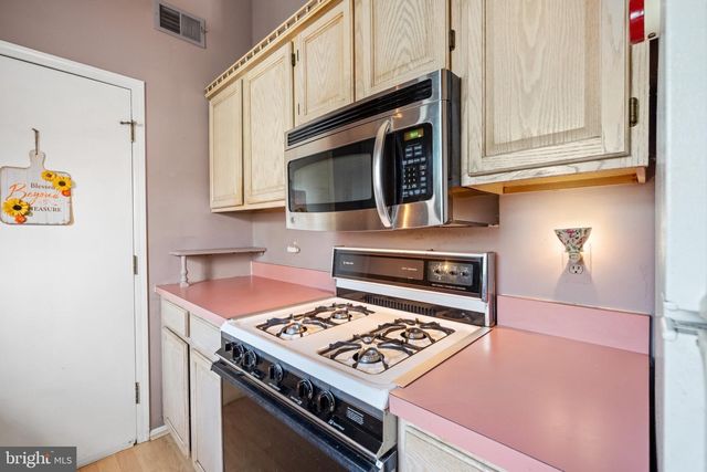 9 SPRUCE AVE, Hammonton, NJ 08037