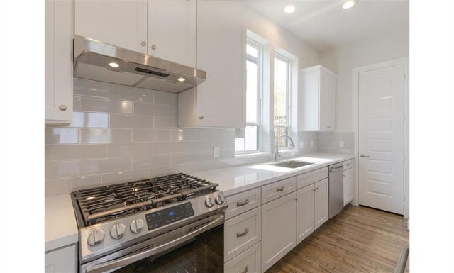 2802 Grand Fountains Drive F, Houston, TX 77054