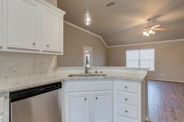 9805 Iola Avenue, Lubbock, TX 79424