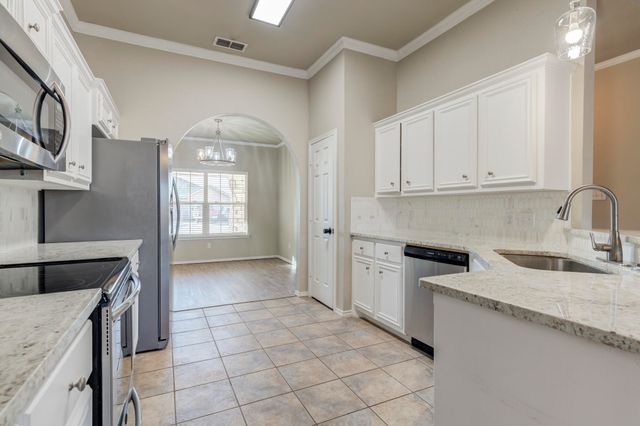 9805 Iola Avenue, Lubbock, TX 79424