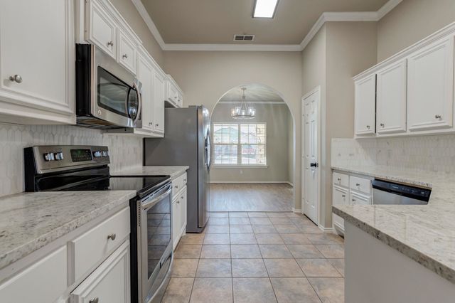 9805 Iola Avenue, Lubbock, TX 79424