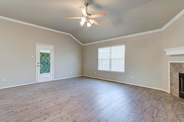 9805 Iola Avenue, Lubbock, TX 79424