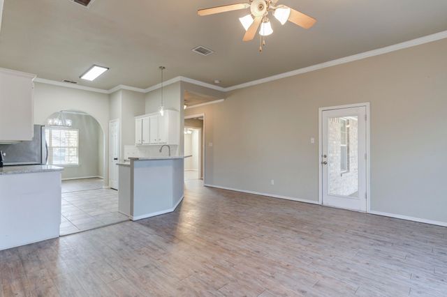 9805 Iola Avenue, Lubbock, TX 79424