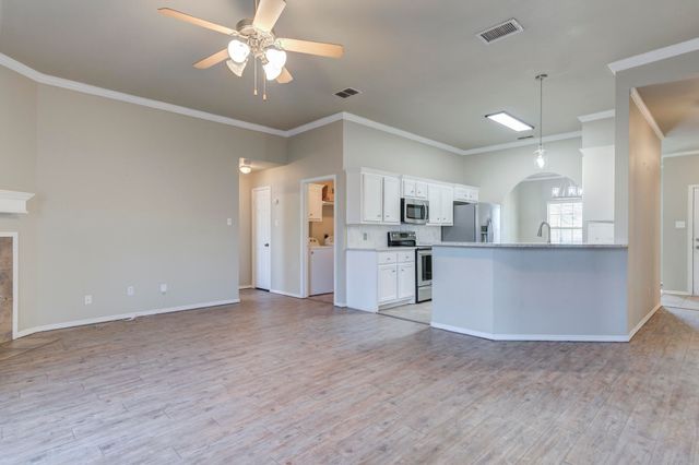 9805 Iola Avenue, Lubbock, TX 79424