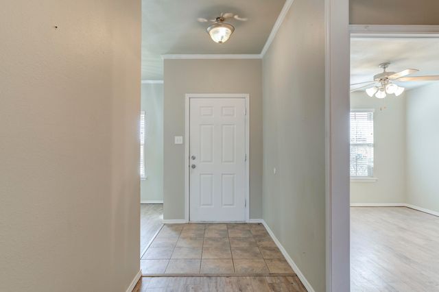 9805 Iola Avenue, Lubbock, TX 79424