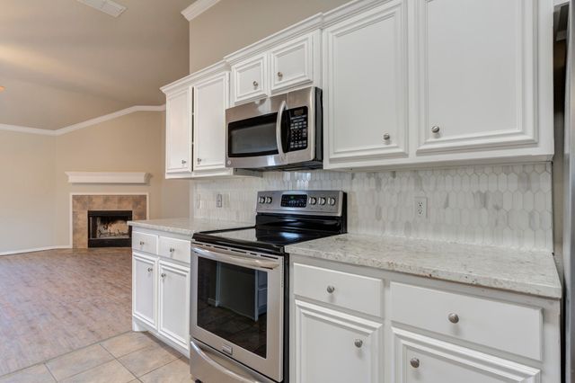 9805 Iola Avenue, Lubbock, TX 79424