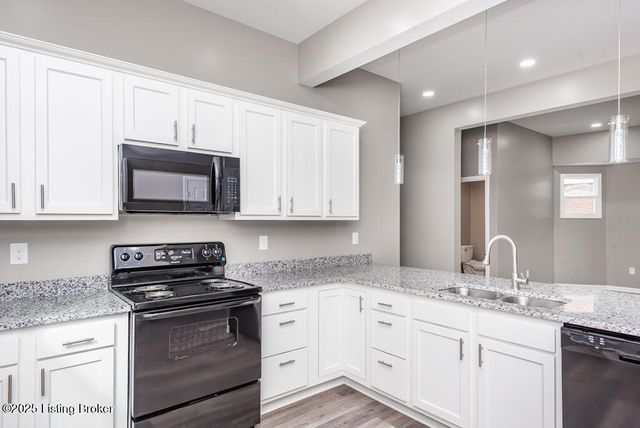 814 Cecil Ave, Louisville, KY 40211