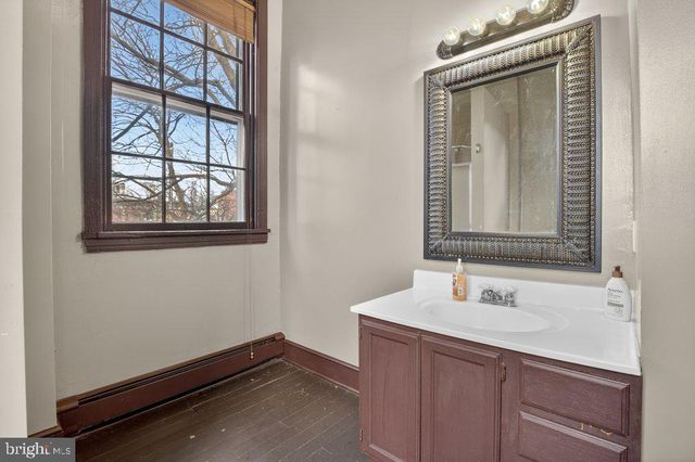 22 S 2ND ST, Columbia, PA 17512