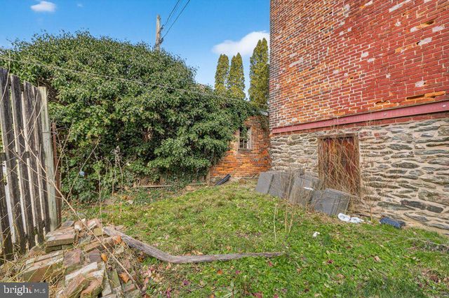 22 S 2ND ST, Columbia, PA 17512