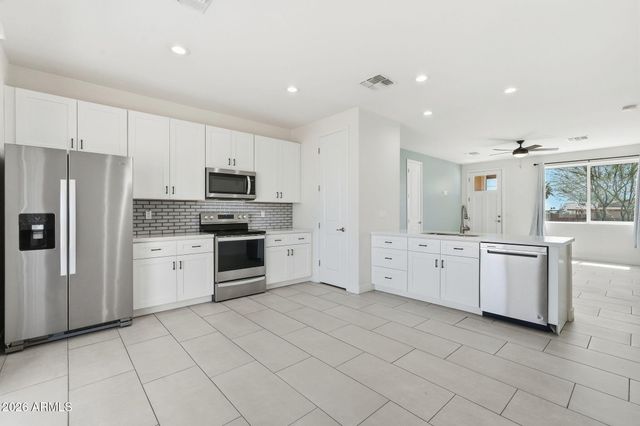 11546 E 4TH Avenue, Apache Junction, AZ 85120