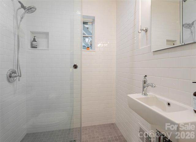 711 Shawnee Trail, Asheville, NC 28805
