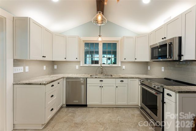 711 Shawnee Trail, Asheville, NC 28805