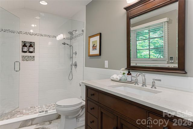 711 Shawnee Trail, Asheville, NC 28805