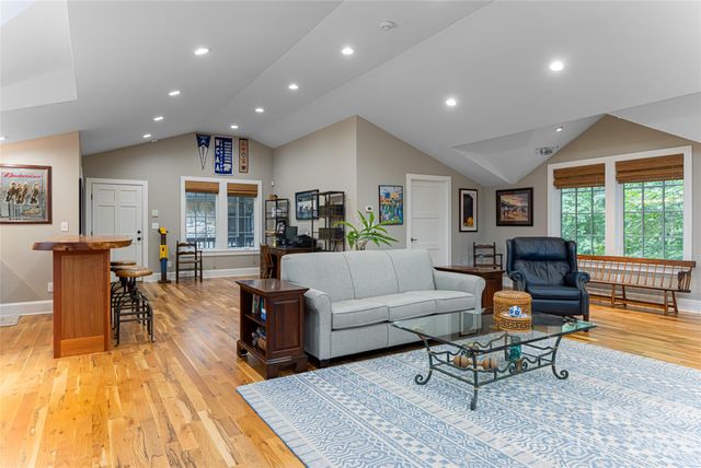 711 Shawnee Trail, Asheville, NC 28805