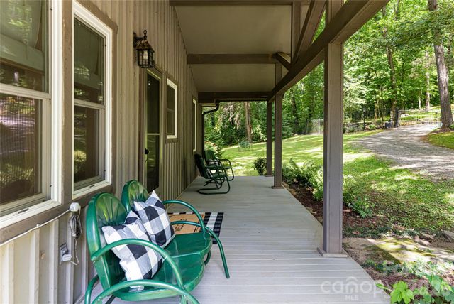 711 Shawnee Trail, Asheville, NC 28805
